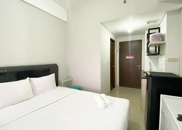 Homey And Warm Studio Transpark Juanda Bekasi Timur Apartment By Travelio
