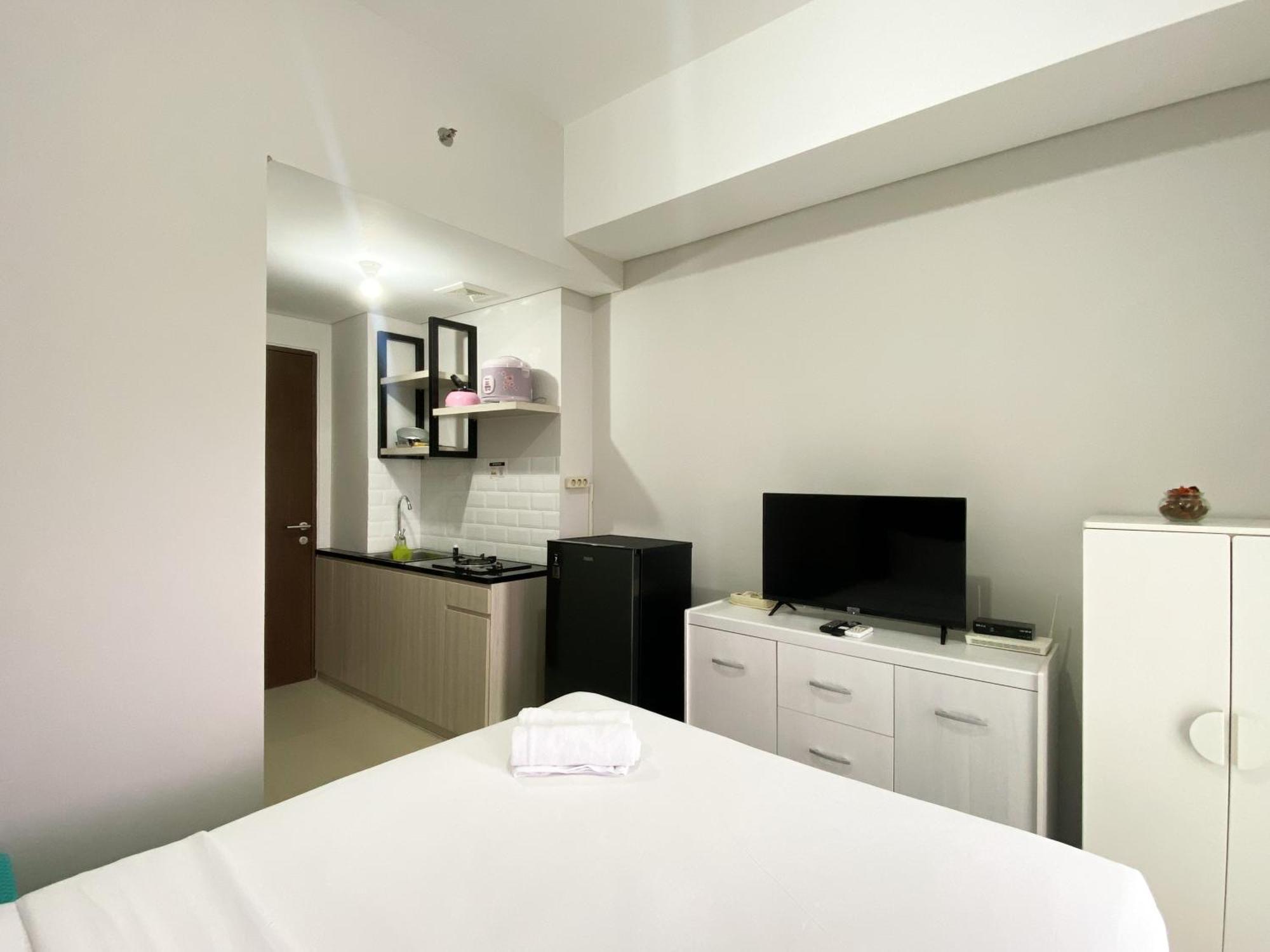 Apartemen Homey And Warm Transpark Juanda Timur By Travelio
