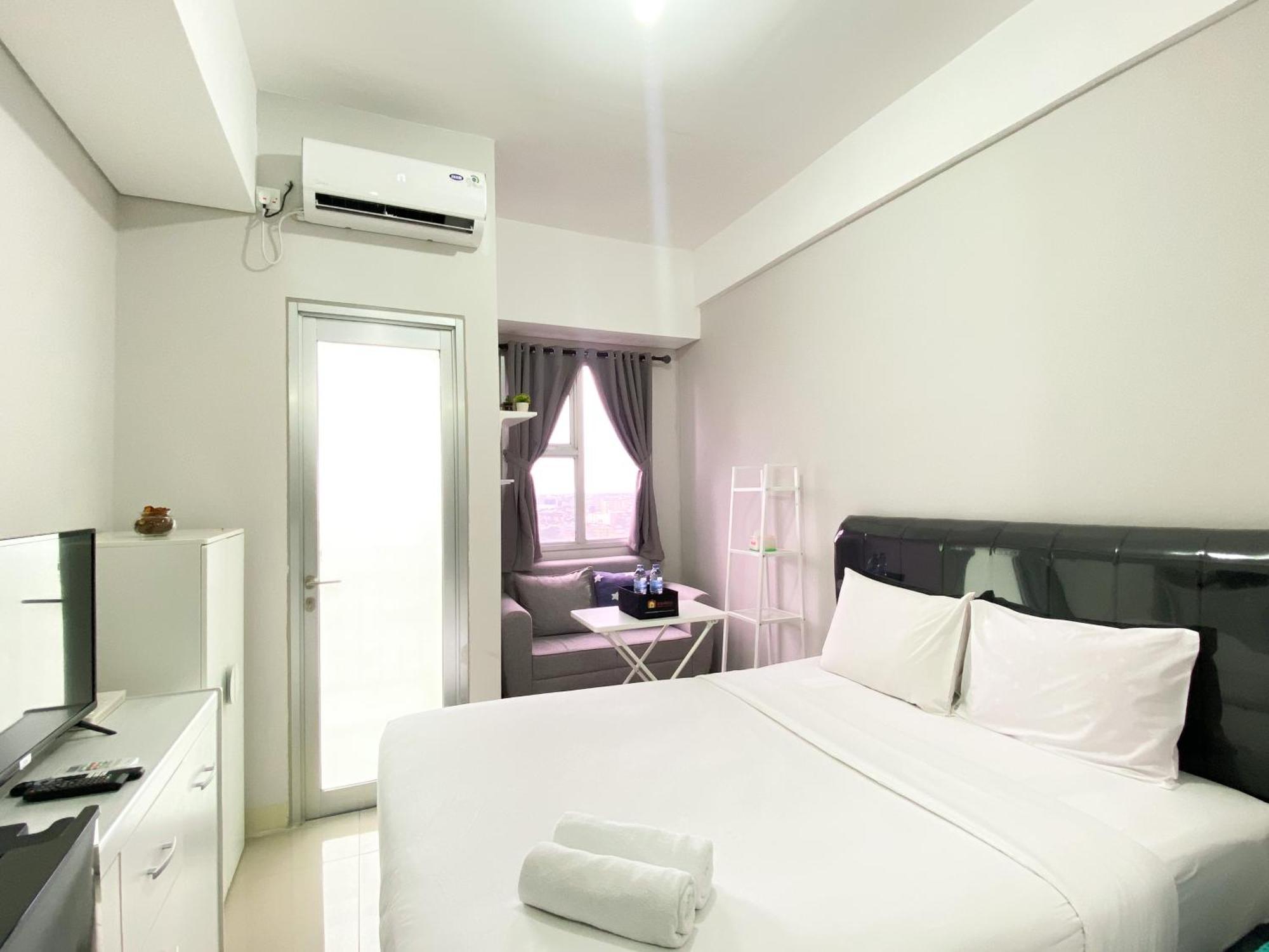 Homey And Warm Transpark Juanda Timur By Travelio Apartemen *