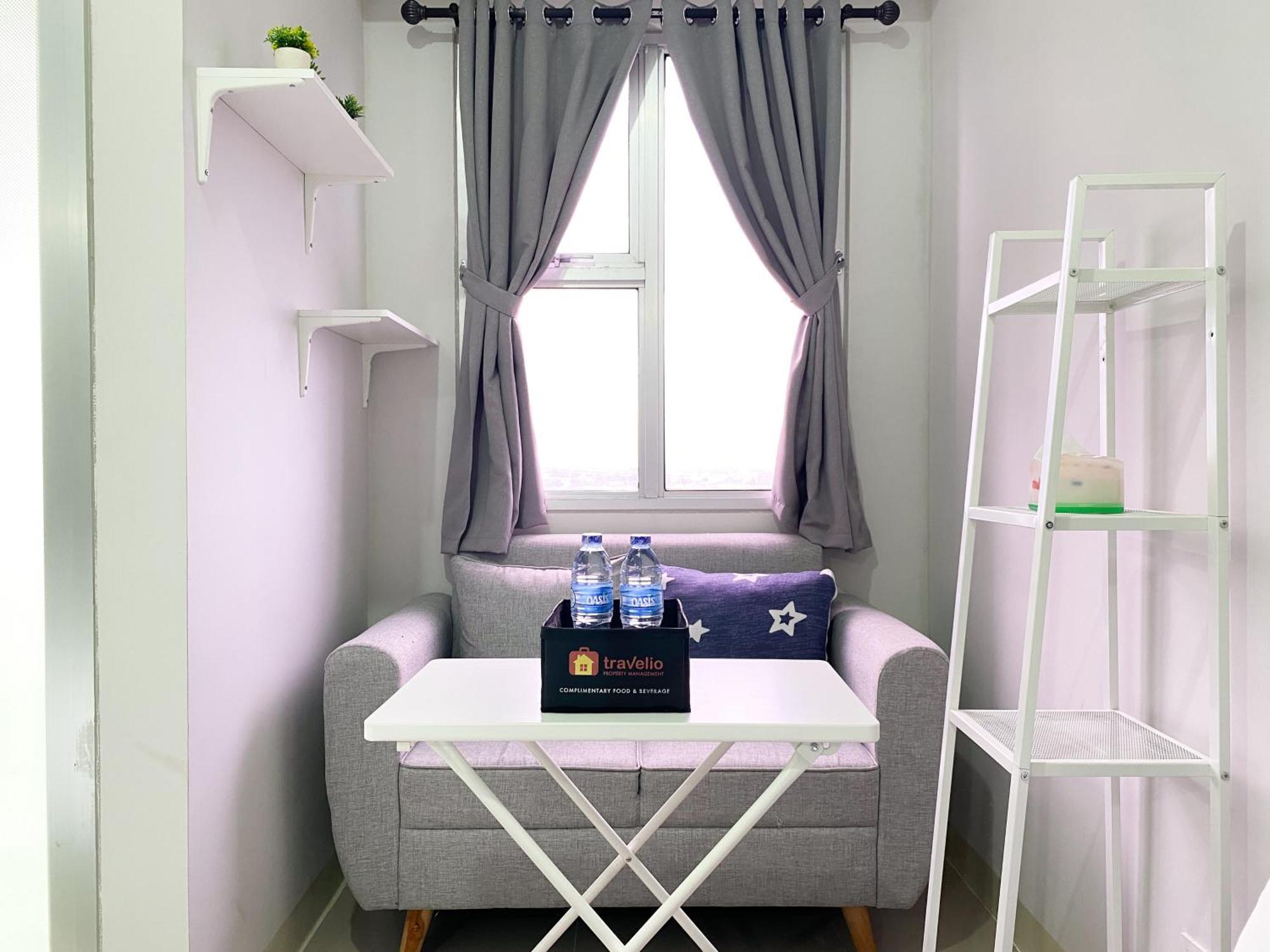 Homey And Warm Transpark Juanda Timur By Travelio Apartemen Bekasi