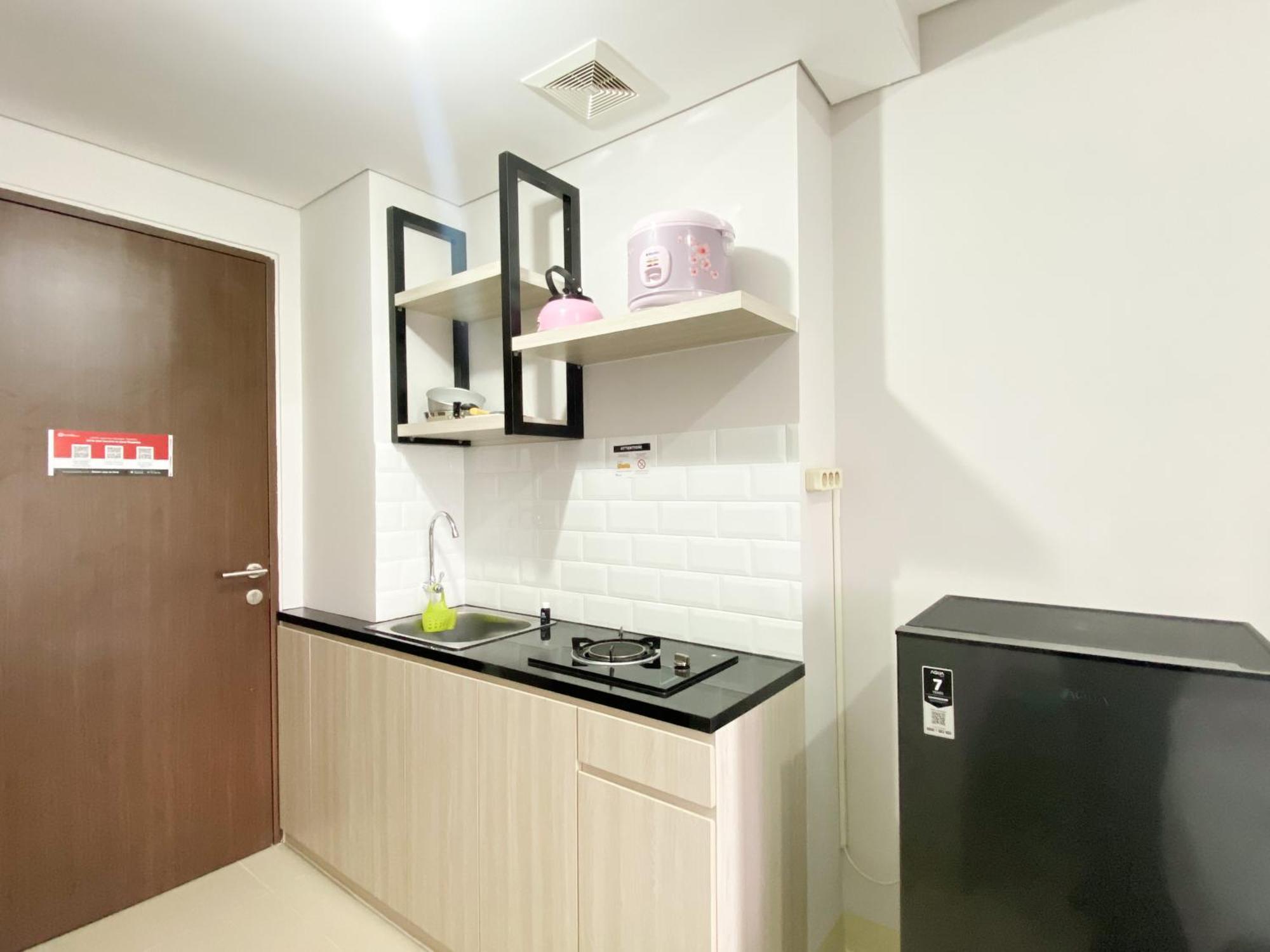 Homey And Warm Transpark Juanda Timur By Travelio Apartemen